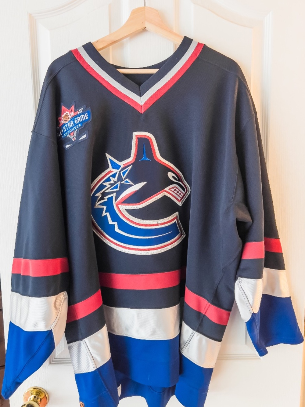 NHL Vancouver Canucks Authentic Center Ice Jersey - 1997-1998 - Size 54